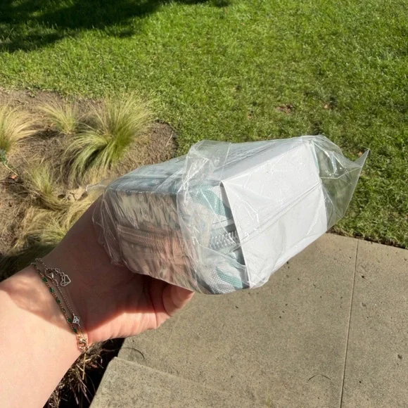 NWT Milly Blue and White Patterned Jewelry Case - Picture 3 of 6